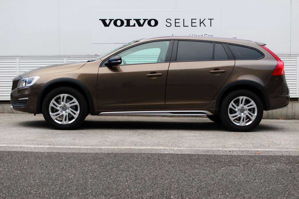 VOLVO SELEKT V60CC トワイライトブロンズ! | ボルボ・カーズ VOLVO SELEKT V60CC トワイライトブロンズ! | ボルボ・カーズ